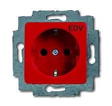 Розетка SCHUKO 16А 250В, c накладкой 50x50мм, с маркировкой EDV, цвет красный - фото 133126